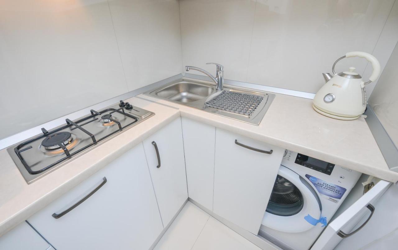 Square Apartment *